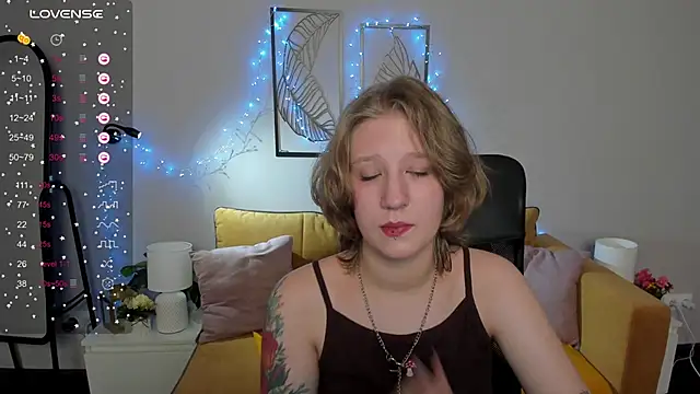 Hailey Foxy online show from 21, 9, 2025