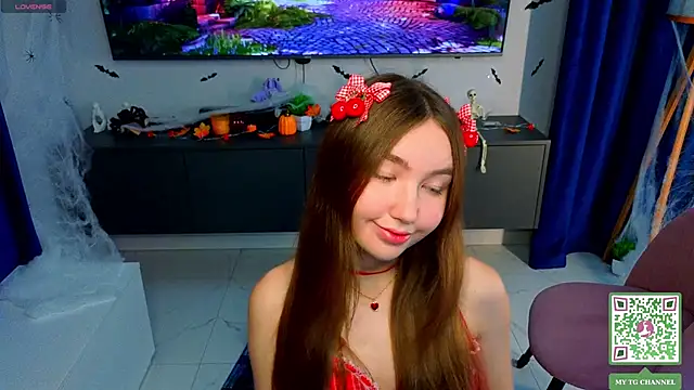 ElfredaTupy online show from 17, 11, 2025