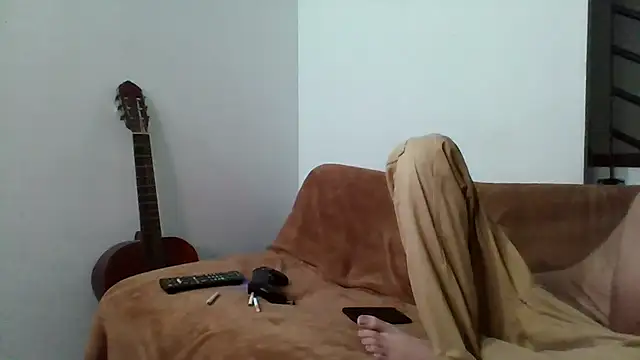Snapshot of Alejandro92_cali chatting on 6, 6, 2026 Alejandro92 cali online show from 6, 6, 2026