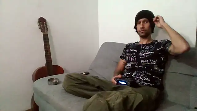 Snapshot of Alejandro92_cali chatting on 8, 6, 2026 Alejandro92 cali online show from 8, 6, 2026