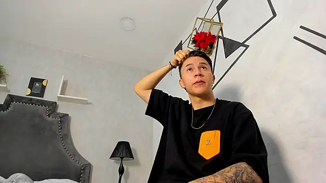 liaamsmiith  online show from 16, 10, 2025