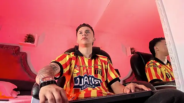 liaamsmiith  online show from 8, 2, 2026