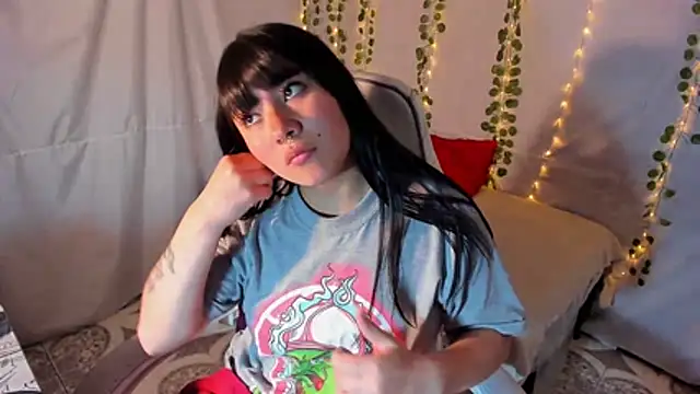 Snapshot of Zulema_R1 chatting on 10, 11, 2025 Zulema R1 online show from 10, 11, 2025