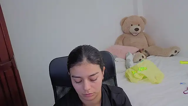 valerihouse online show from 25, 2, 2026