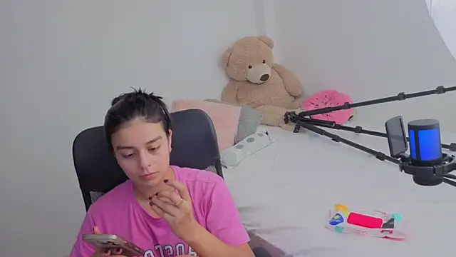 valerihouse online show from 10, 4, 2026