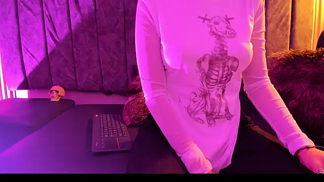 Snapshot of Rowan_Mills chatting on 3, 10, 2025 Rowan Mills online show from 3, 10, 2025