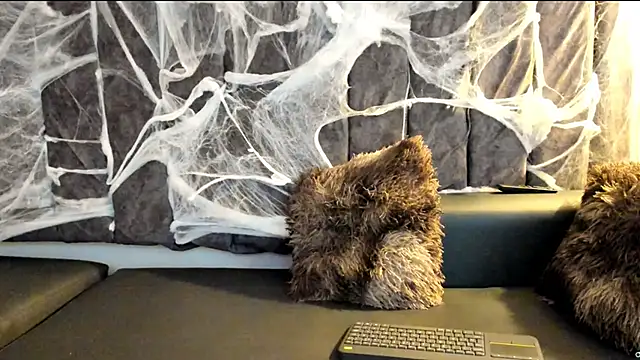 Snapshot of Rowan_Mills chatting on 16, 10, 2025 Rowan Mills online show from 16, 10, 2025