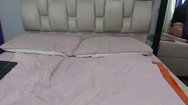 Snapshot of NoelleHartley chatting on 11, 9, 2025 NoelleHartley online show from 11, 9, 2025