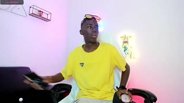 Snapshot of Alan_blacke chatting on 30, 10, 2025 Alan blacke online show from 30, 10, 2025