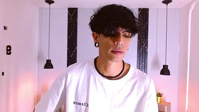 Franvill Trato online show from 4, 10, 2025