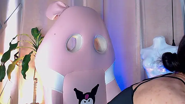 Snapshot of Cristal_Gem1 chatting on 8, 5, 2026 Cristal Gem1 online show from 8, 5, 2026