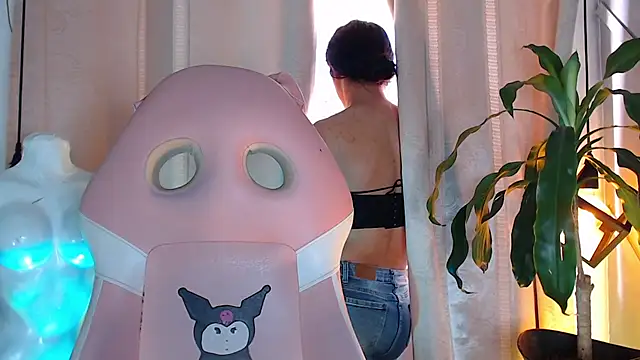 Snapshot of Cristal_Gem1 chatting on 22, 5, 2026 Cristal Gem1 online show from 22, 5, 2026
