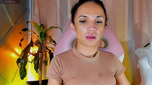 Snapshot of Cristal_Gem1 chatting on 10, 6, 2026 Cristal Gem1 online show from 10, 6, 2026