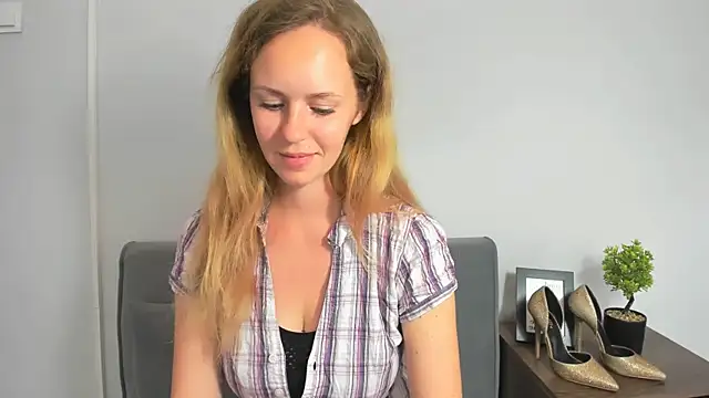 LyraHotty online show from 26, 9, 2025