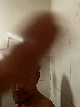 Snapshot of Lavz1995 chatting on 6, 3, 2026 Lavz1995 online show from 6, 3, 2026