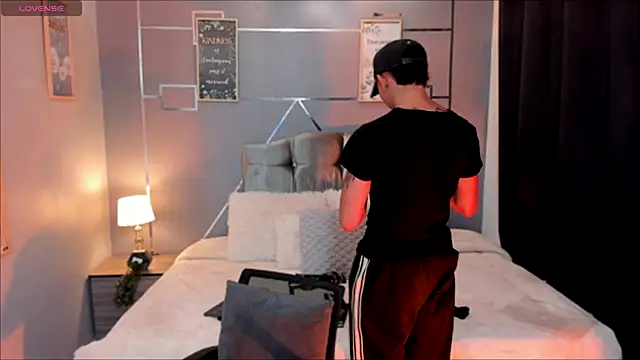 oliver mr  online show from 22, 11, 2025