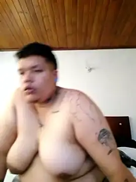 Snapshot of Yulian_bigclit7 chatting on 15, 12, 2025 Yulian bigclit7 online show from 15, 12, 2025