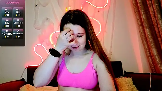 Snapshot of _Linett_ chatting on 31, 10, 2025 Linett online show from 31, 10, 2025