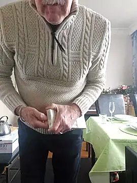 slaveman4you online show from 4, 4, 2026