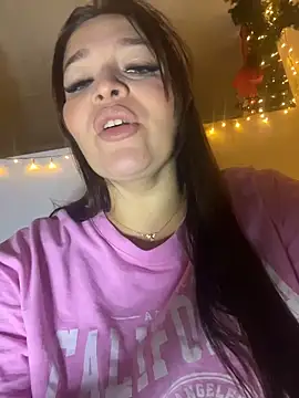 Snapshot of sarahreyess_11 chatting on 22, 12, 2025 sarahreyess 11 online show from 22, 12, 2025
