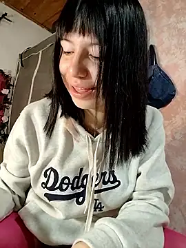 Snapshot of Kitty_Melodi chatting on 8, 11, 2025 Kitty Melodi online show from 8, 11, 2025