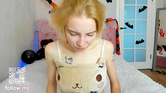 Snapshot of Pink_Lila18 chatting on 3, 11, 2025 Pink Lila18 online show from 3, 11, 2025