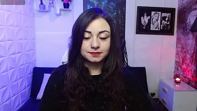 Snapshot of Eva_Roussell chatting on 31, 10, 2025 Eva Roussell online show from 31, 10, 2025