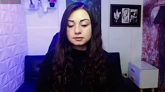 Snapshot of Eva_Roussell chatting on 7, 11, 2025 Eva Roussell online show from 7, 11, 2025