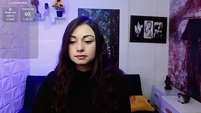 Snapshot of Eva_Roussell chatting on 10, 11, 2025 Eva Roussell online show from 10, 11, 2025