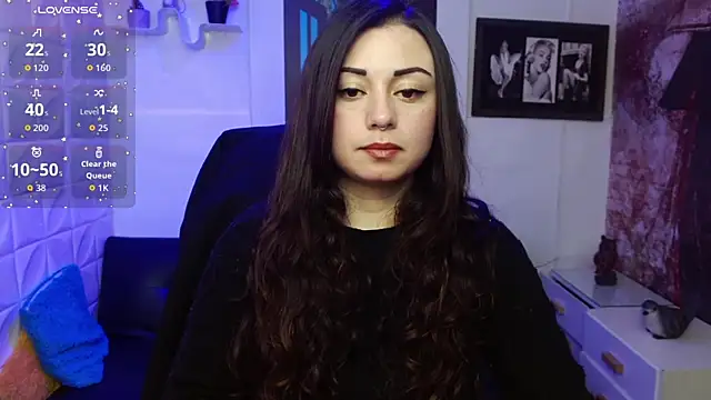 Snapshot of Eva_Roussell chatting on 11, 11, 2025 Eva Roussell online show from 11, 11, 2025