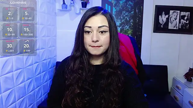 Snapshot of Eva_Roussell chatting on 18, 11, 2025 Eva Roussell online show from 18, 11, 2025