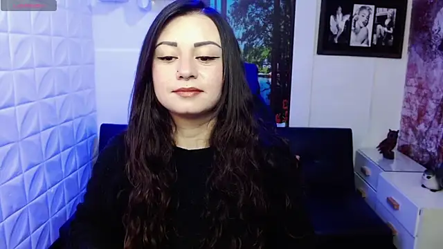 Snapshot of Eva_Roussell chatting on 20, 11, 2025 Eva Roussell online show from 20, 11, 2025