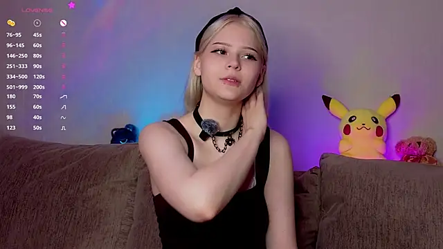 Snapshot of RavenKitten_ chatting on 29, 7, 2026 RavenKitten online show from 29, 7, 2026