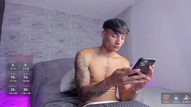 Snapshot of DavisFirb chatting on 12, 9, 2025 DavisFirb online show from 12, 9, 2025