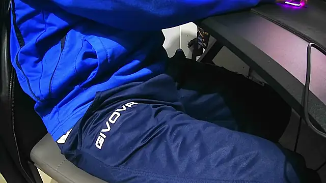 Snapshot of Pennellone98 chatting on 7, 11, 2025 Pennellone98 online show from 7, 11, 2025