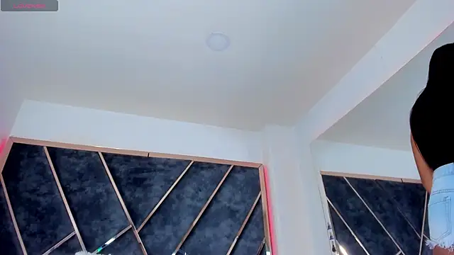 SusanaHenao online show from 8, 11, 2025