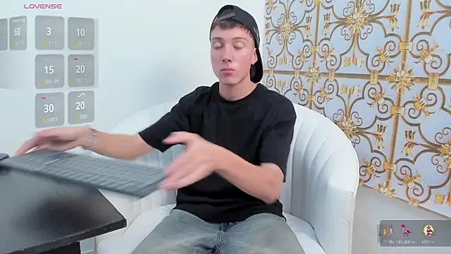 LittleDanny  online show from 24, 11, 2025