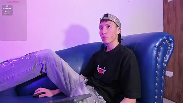 LittleDanny  online show from 17, 4, 2026