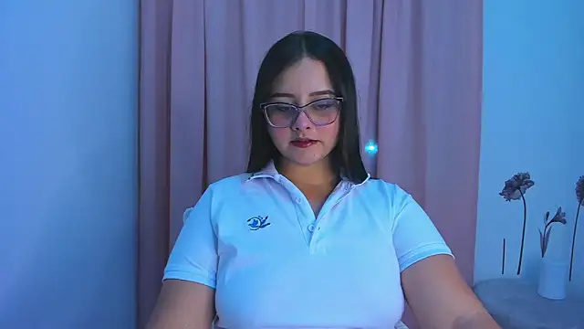 Snapshot of val_ferrer chatting on 10, 9, 2025 val ferrer online show from 10, 9, 2025