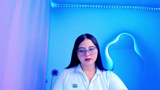 Snapshot of val_ferrer chatting on 5, 10, 2025 val ferrer online show from 5, 10, 2025
