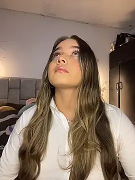 AnnyLopezzz  online show from 8, 3, 2026