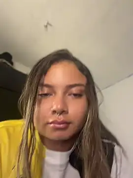 Snapshot of AnnyLopezzz_ chatting on 10, 5, 2026 AnnyLopezzz online show from 10, 5, 2026