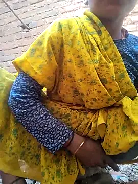 Idhika Handoo online show from 17, 4, 2026