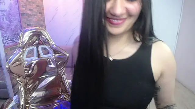 Snapshot of Ivony18_b chatting on 21, 9, 2025 Ivony18 b online show from 21, 9, 2025