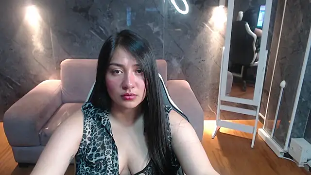 Snapshot of Ivony18_b chatting on 11, 10, 2025 Ivony18 b online show from 11, 10, 2025