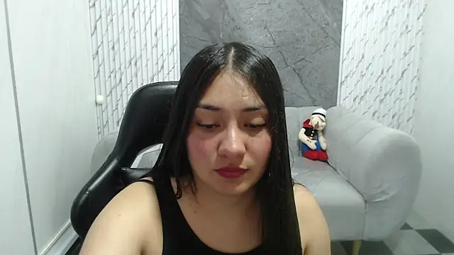 Snapshot of Ivony18_b chatting on 28, 10, 2025 Ivony18 b online show from 28, 10, 2025