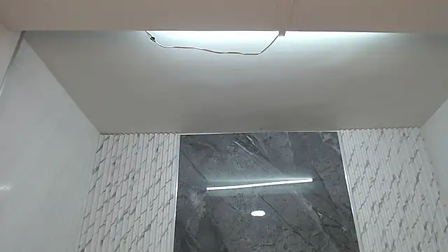 Snapshot of Ivony18_b chatting on 25, 11, 2025 Ivony18 b online show from 25, 11, 2025