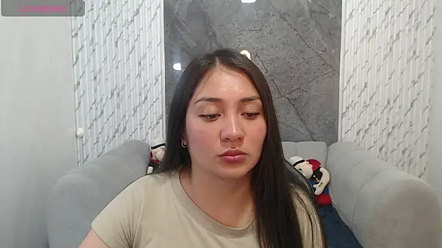 Snapshot of Ivony18_b chatting on 26, 11, 2025 Ivony18 b online show from 26, 11, 2025