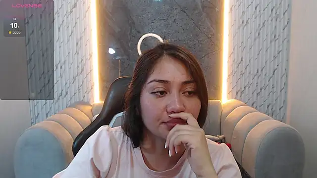 Snapshot of Ivony18_b chatting on 30, 11, 2025 Ivony18 b online show from 30, 11, 2025