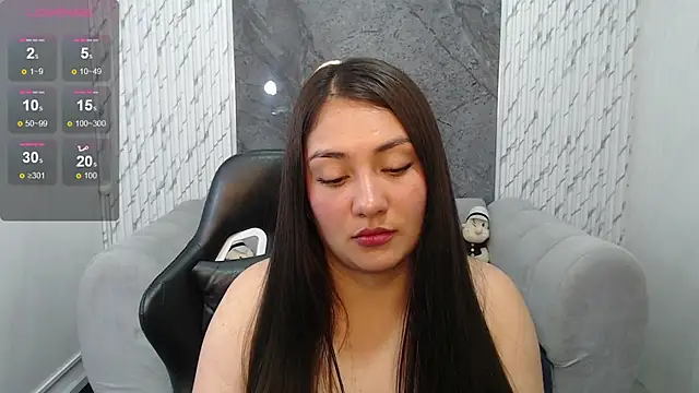 Snapshot of Ivony18_b chatting on 5, 12, 2025 Ivony18 b online show from 5, 12, 2025